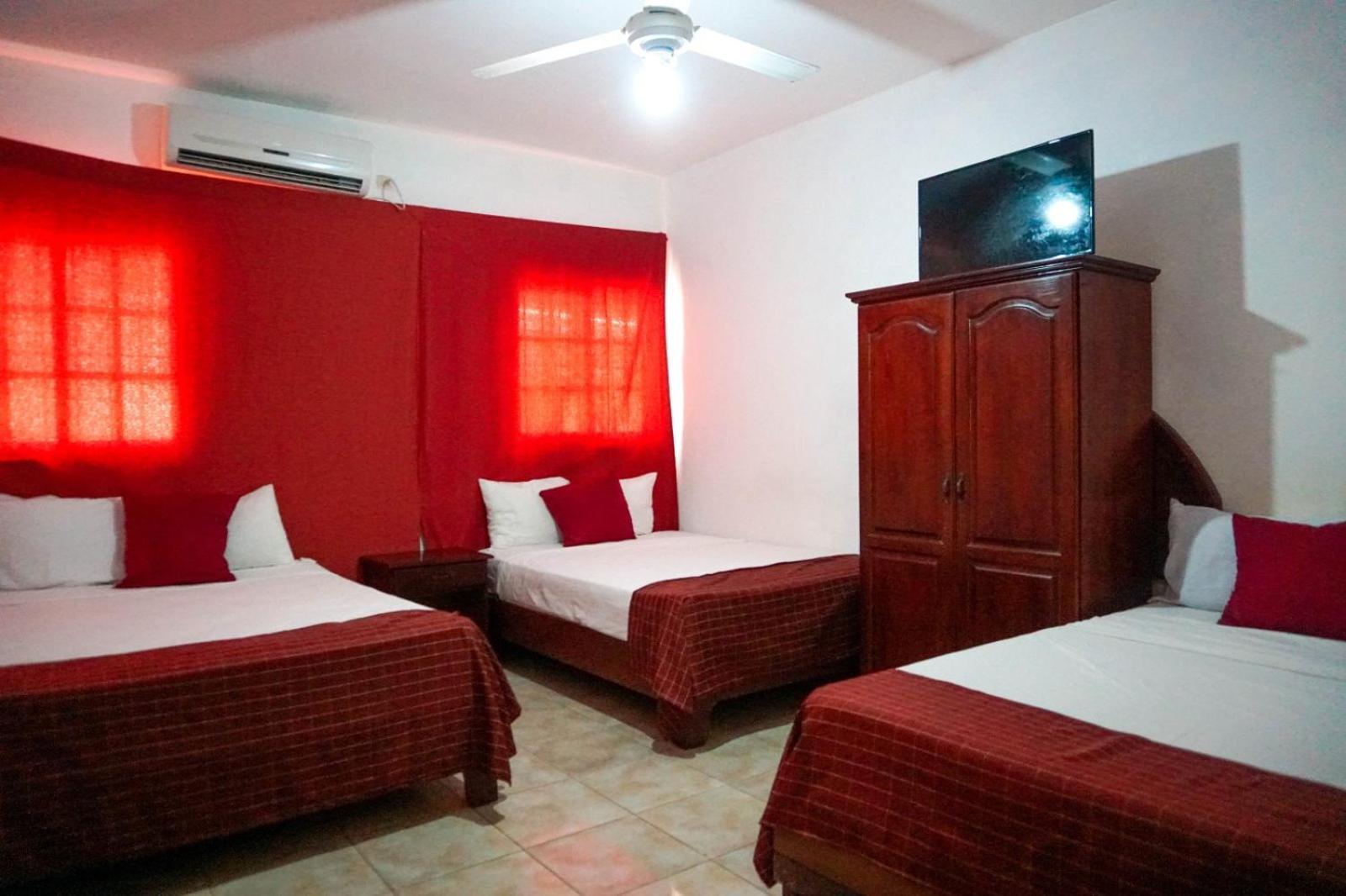 Hotel Nuevo Amanecer El Catey 외부 사진