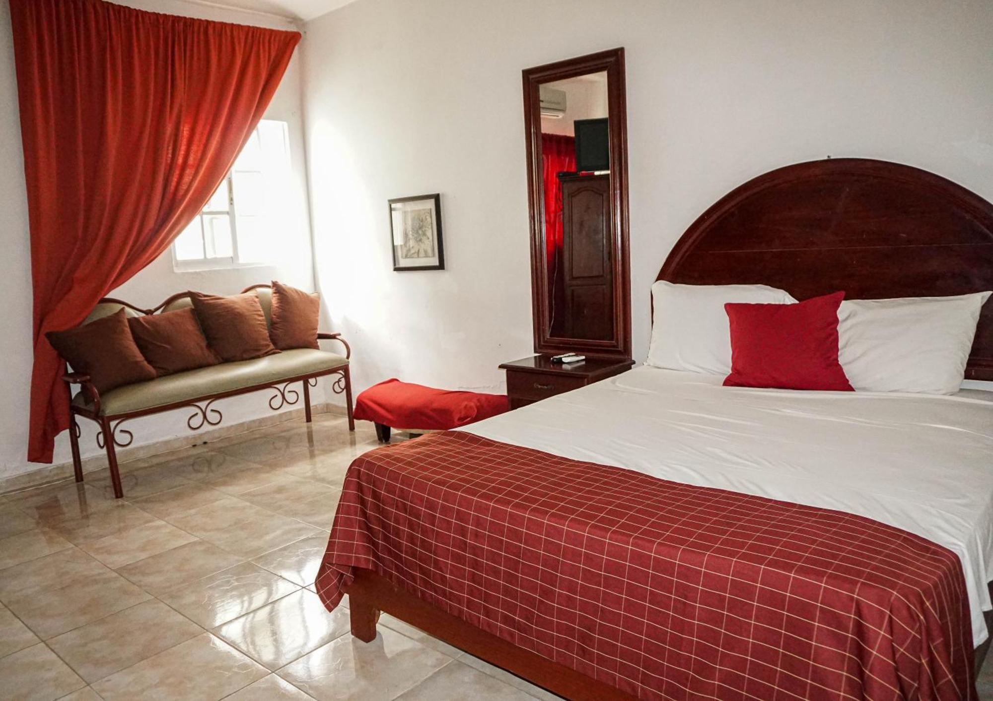 Hotel Nuevo Amanecer El Catey 외부 사진