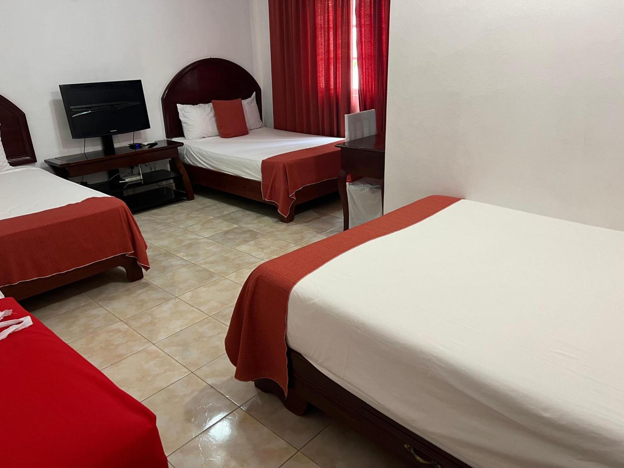 Hotel Nuevo Amanecer El Catey 외부 사진