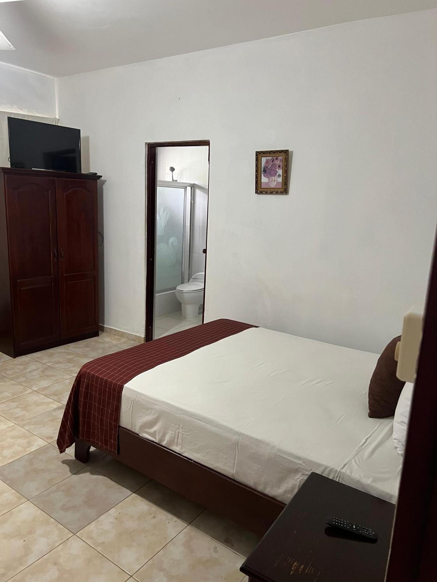 Hotel Nuevo Amanecer El Catey 외부 사진