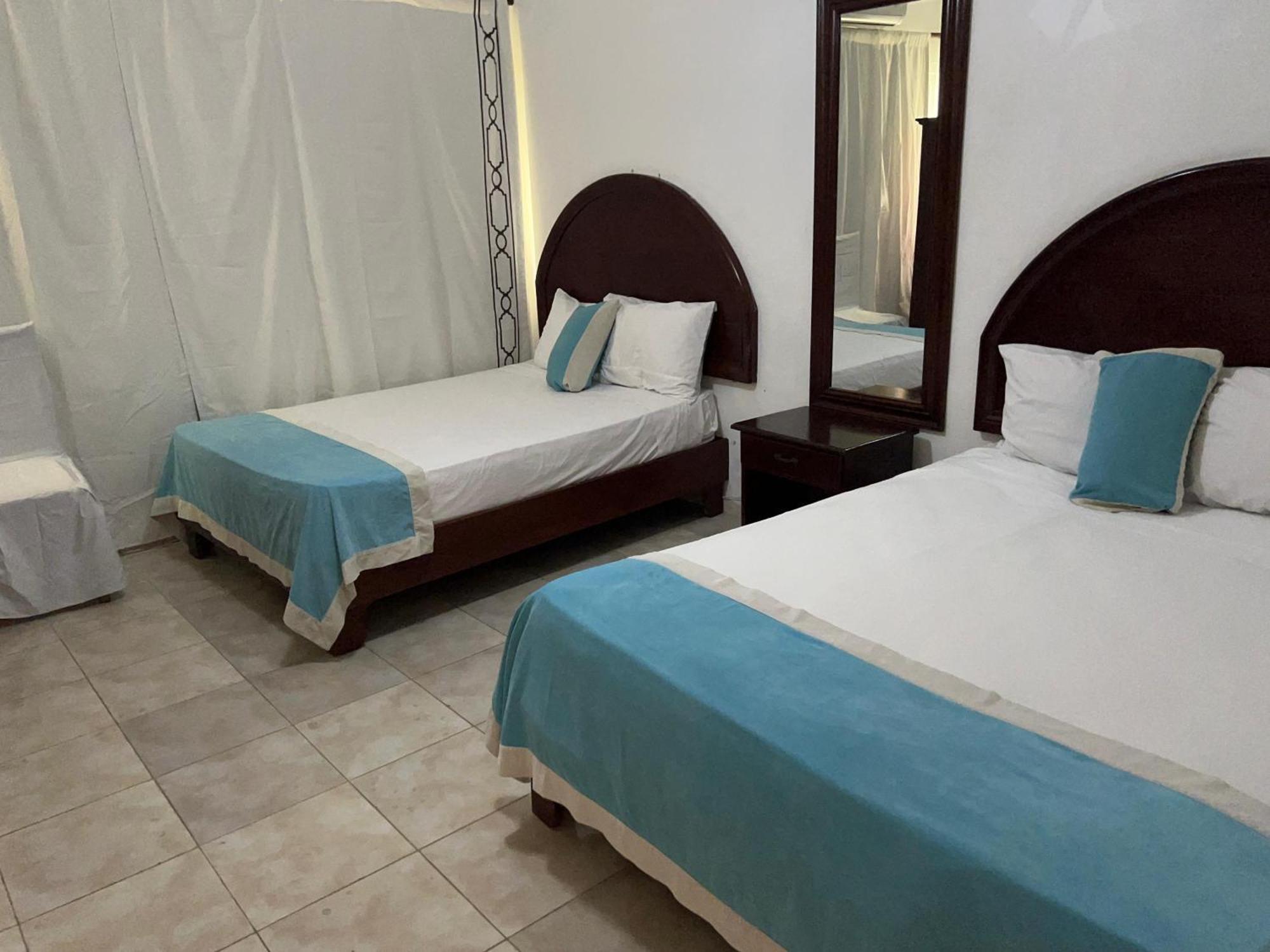 Hotel Nuevo Amanecer El Catey 외부 사진